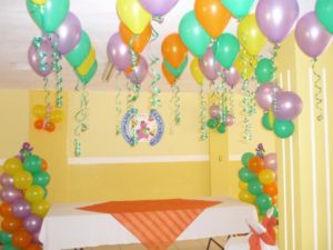 como adornar con globos para fiestas infantiles